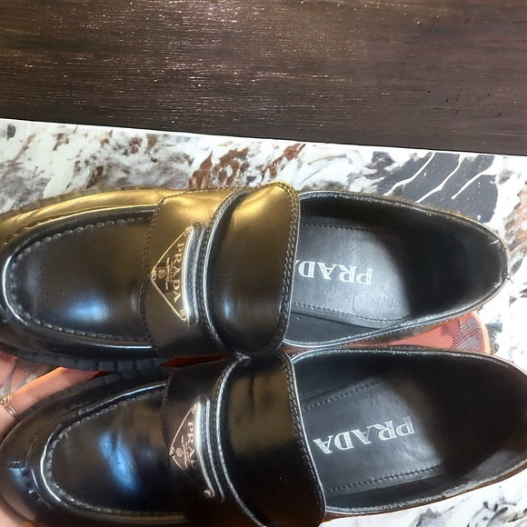 Authentic Prada Women's Triangle Logo Loafers Spazzolato Leather Black 38 - Picture 5 of 12